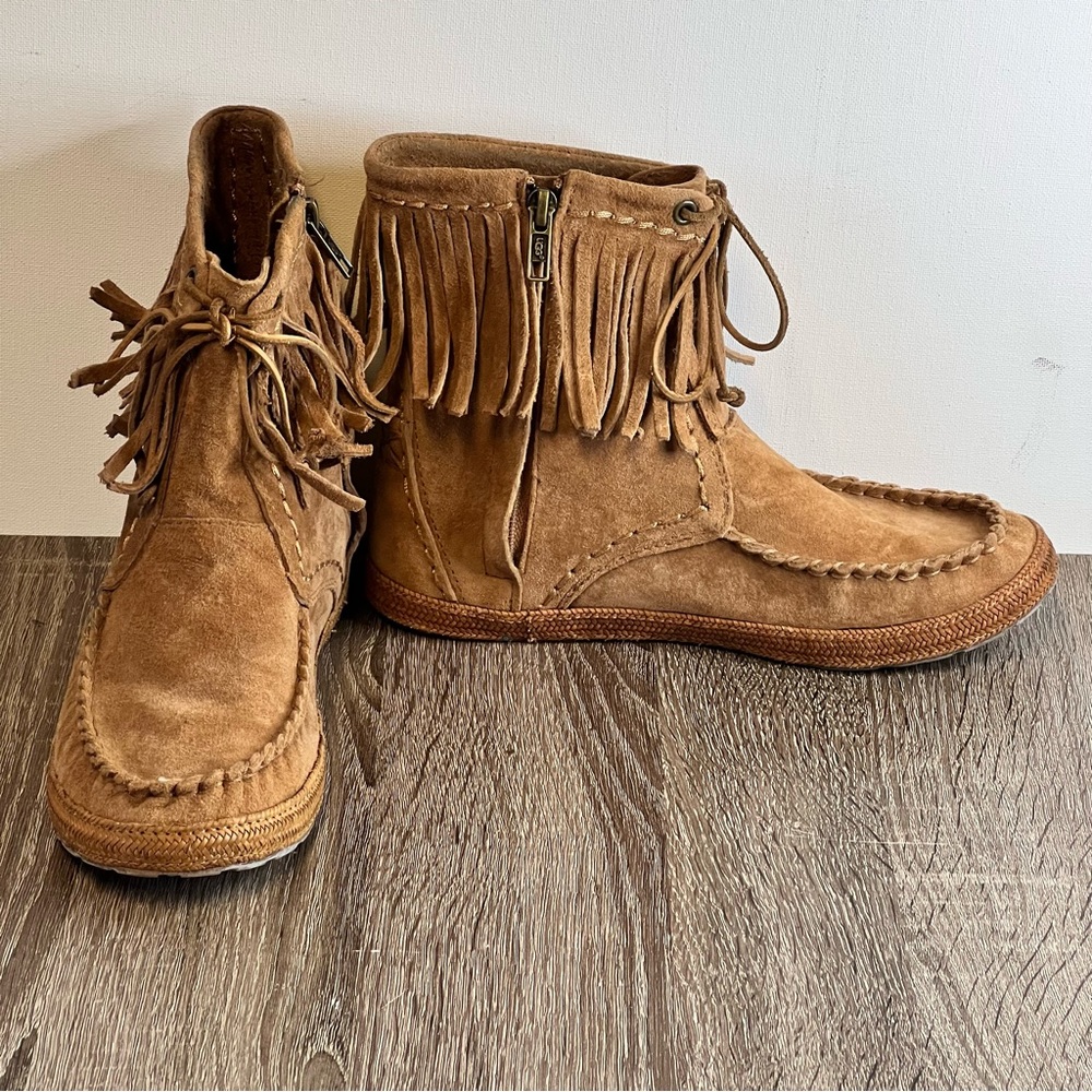 Ugg Australia Tan Suede Zip up Fringe Moccasin Boots "Kaysa"